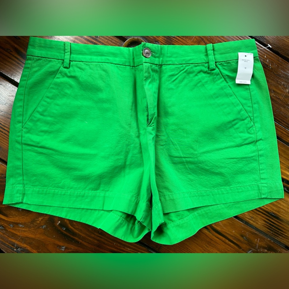 Gap khaki shorts